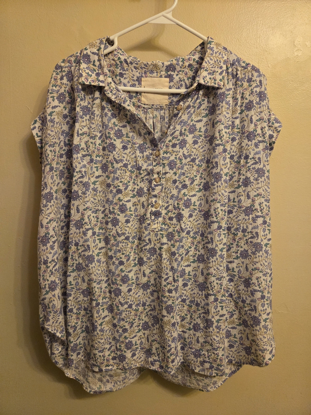Lucky Brand Oversized Floral Henley Top Size M 100% Cotton Cap Sleeve Lavender